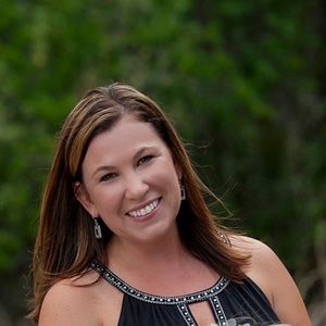 Meet your Posher, Valerie